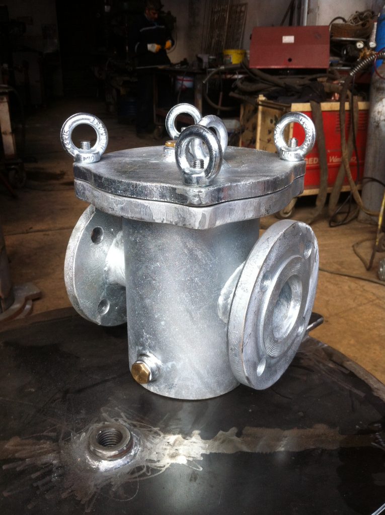 Mapalı kapaklı, flanşlı galvanizli çamur sandığı