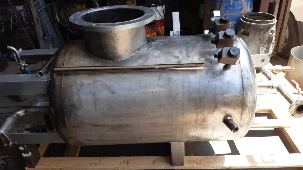 Flanşlı yatay paslanmaz tank
