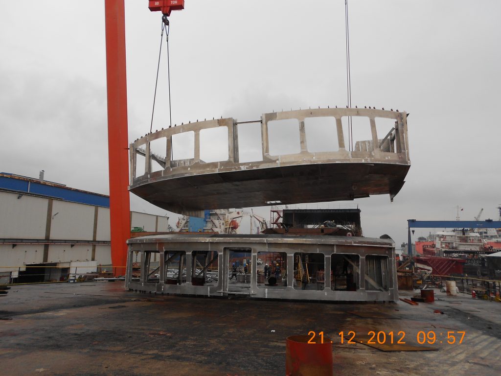 Alüminyum üst bina vinçle montaj