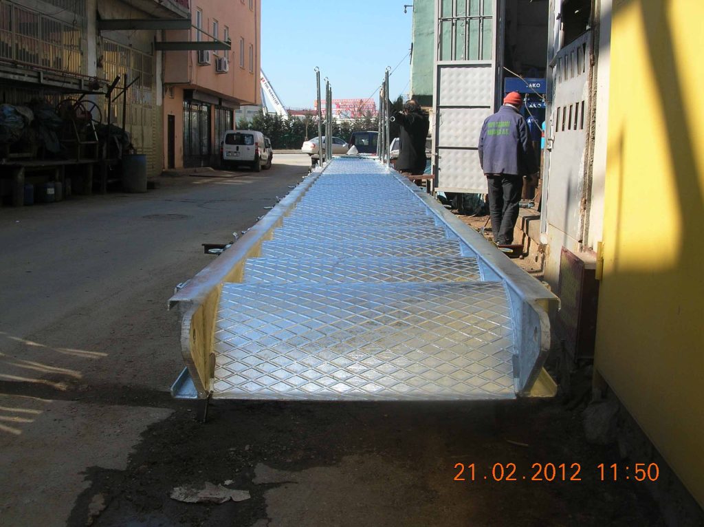 Galvanizli borda merdiveni