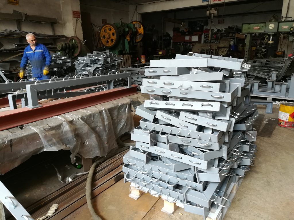 Galvanizli boru saportları