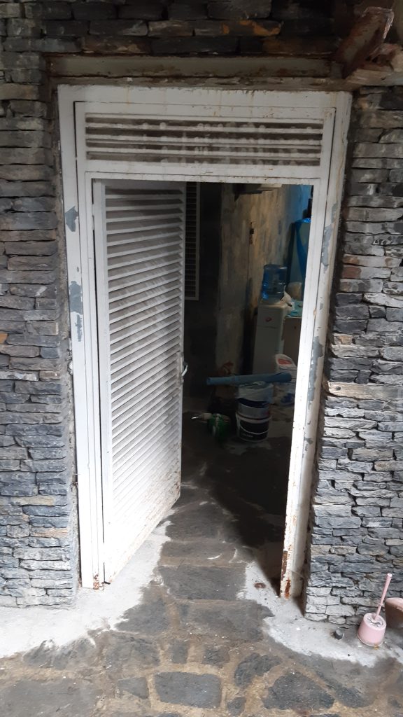 Galvanizli panjurlu kapı