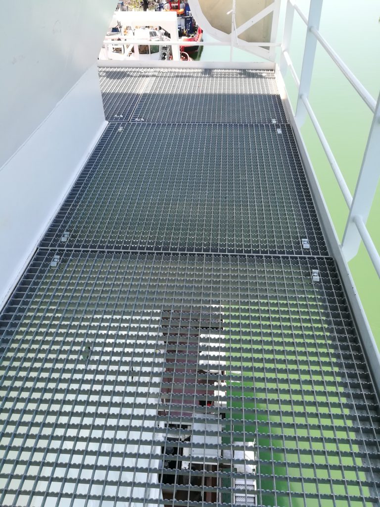 Köprü üstü platform ızgarası