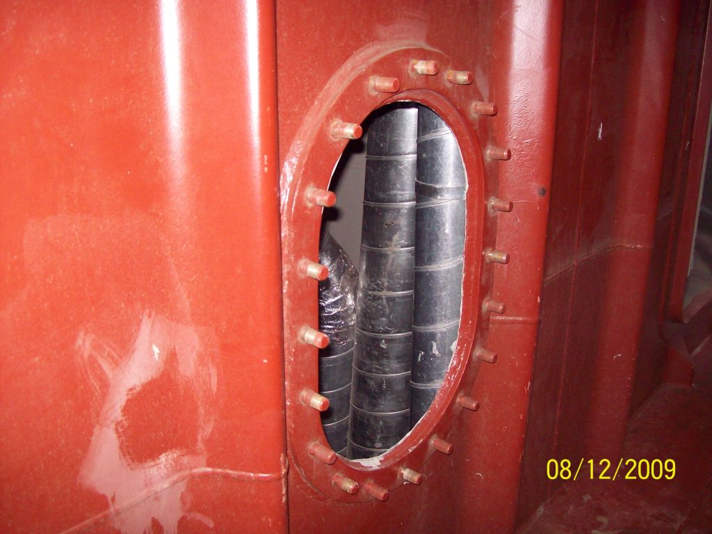 Oval menhol kapağı tankta