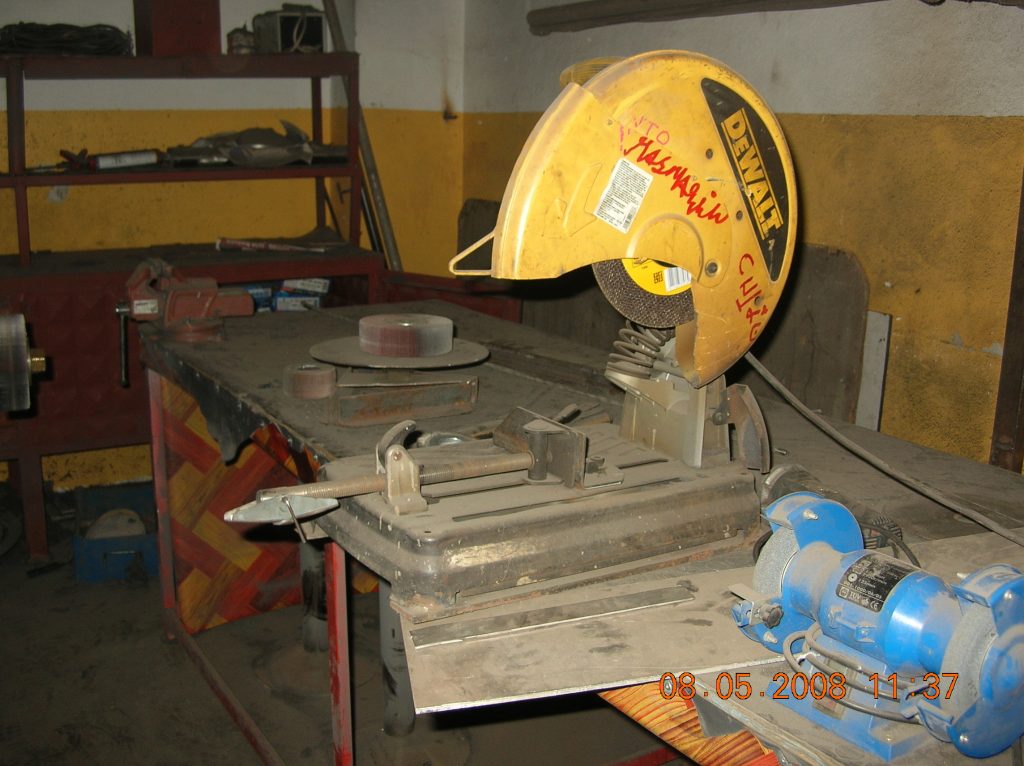 Profil kesme makinesi